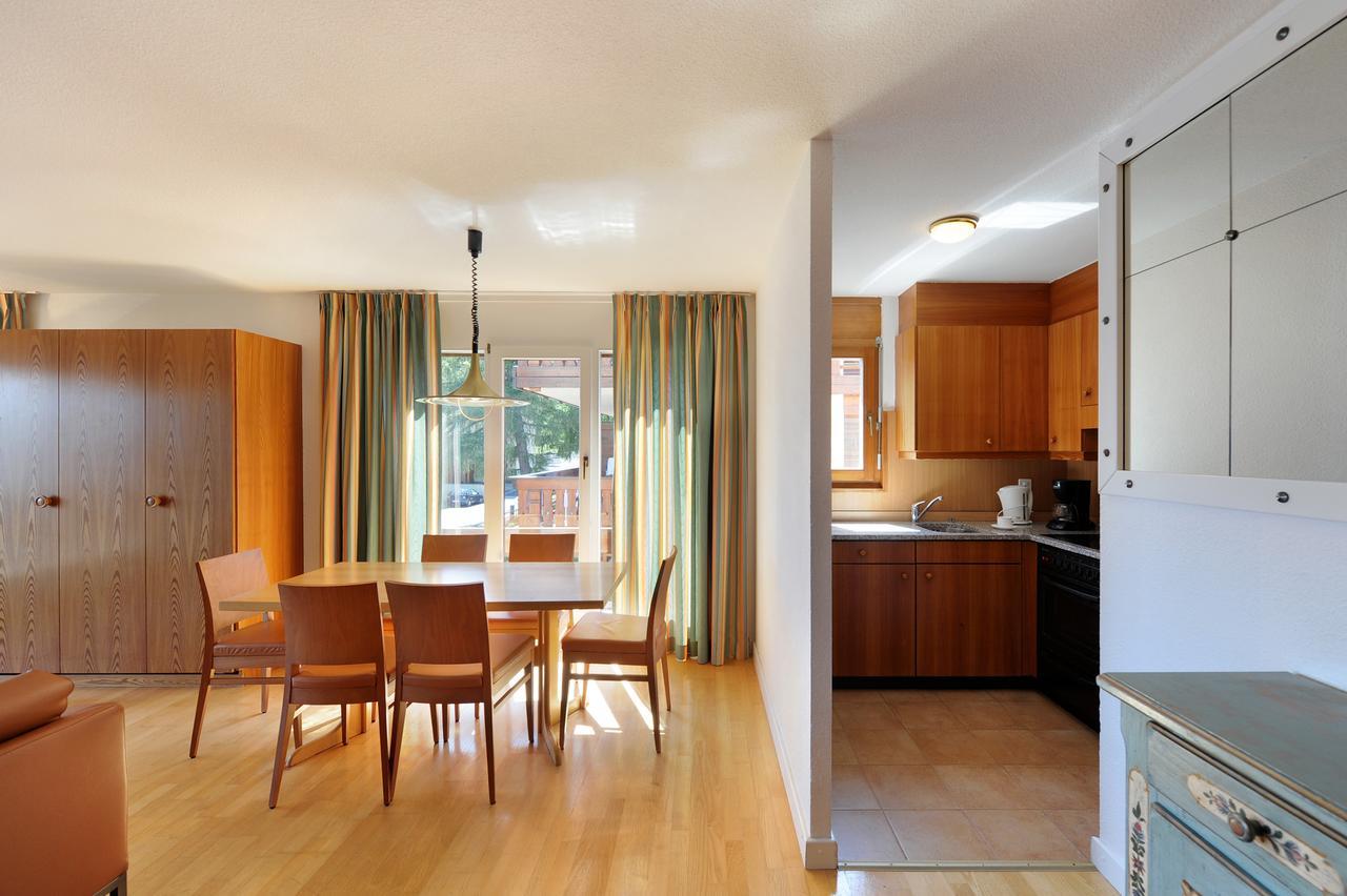 Hotel Helvetia Intergolf Crans-Montana Rom bilde